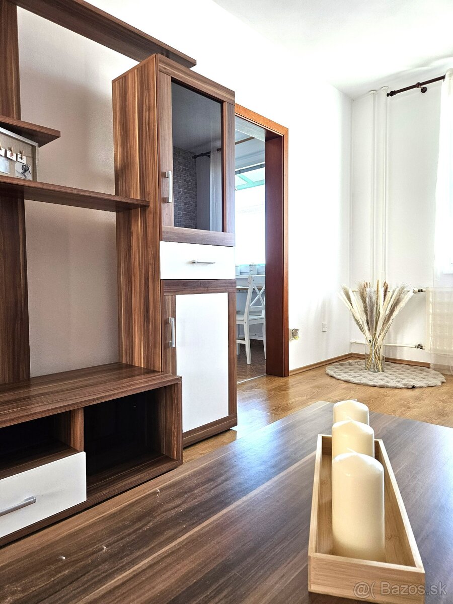 3,5 i byt sídlisko JUH/TOPOĽČANY, ul. Bazovského - 2