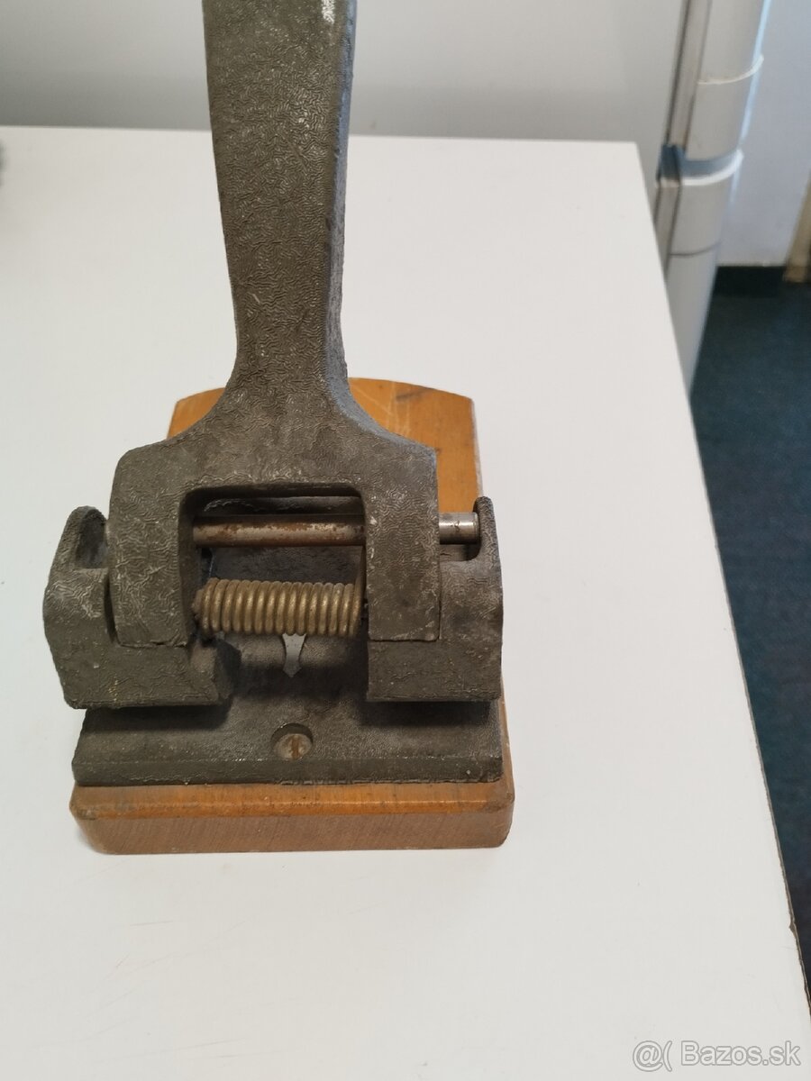 Predám starý dierkovac complex - 2