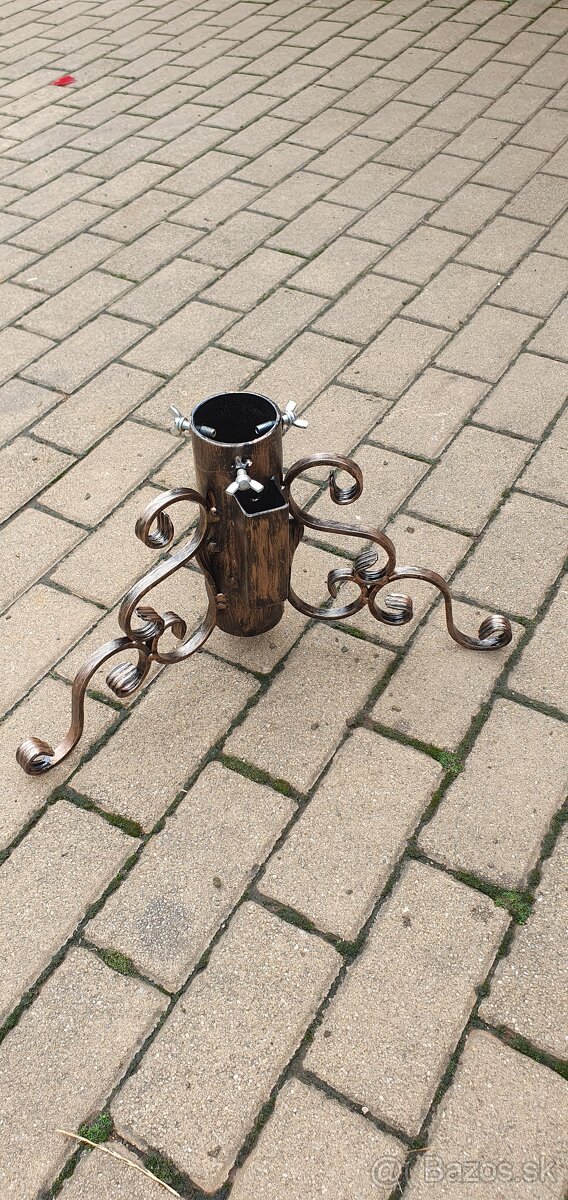 Stojany na vianočný stromček - 2