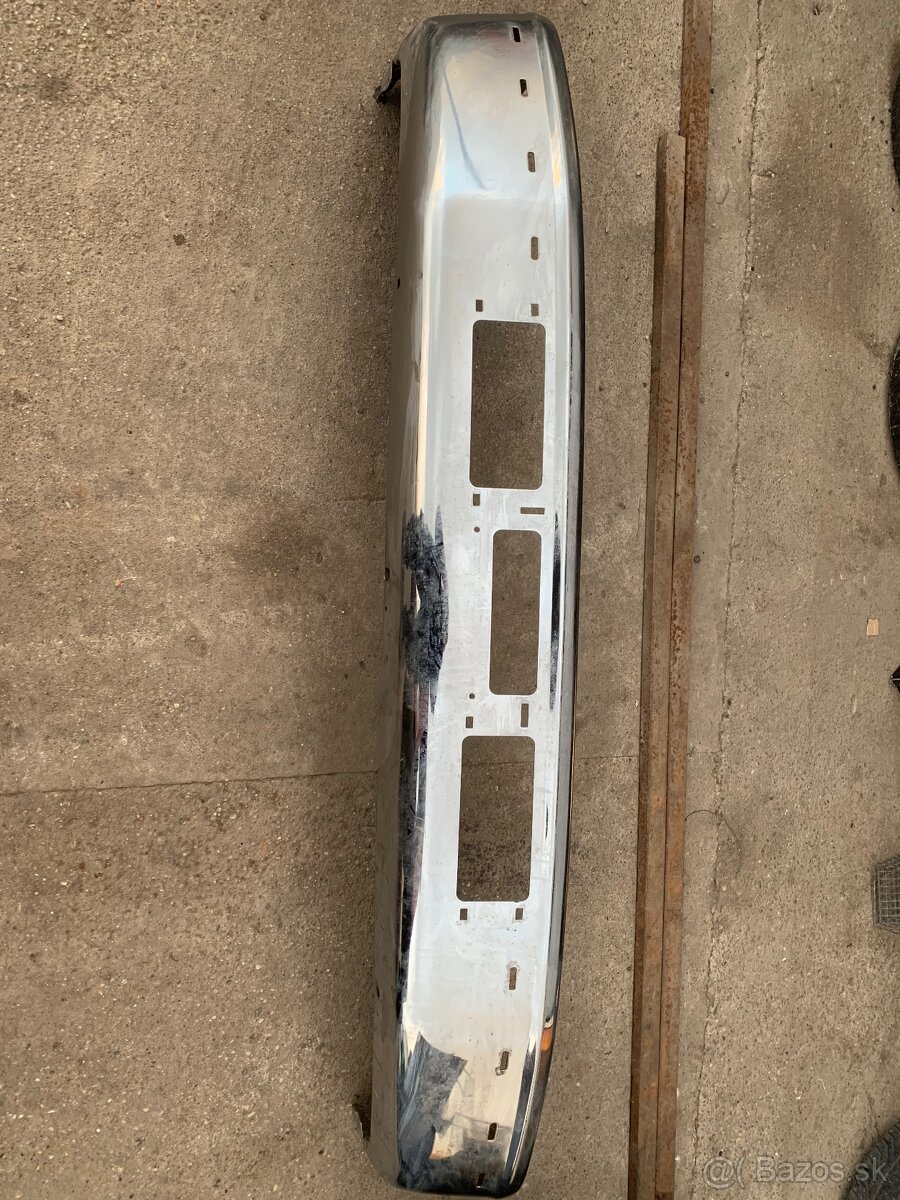 nárázník Ford Bronco,mustang f150?? - 2