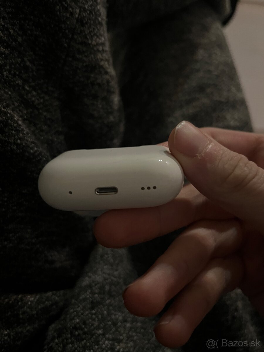 Airpods pro 2 nabíjacie puzdro - 2