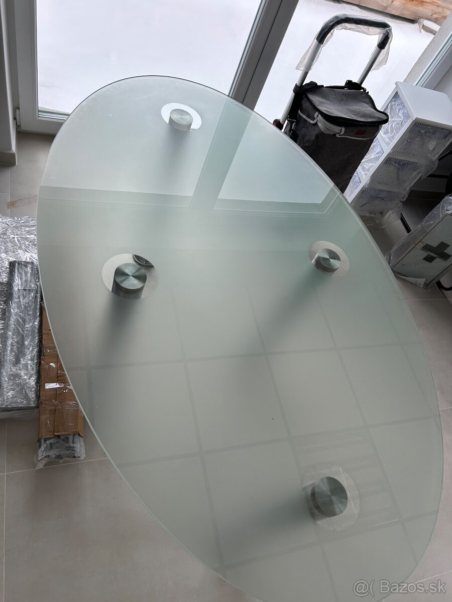 Sklenený jedálenský stôl - 2