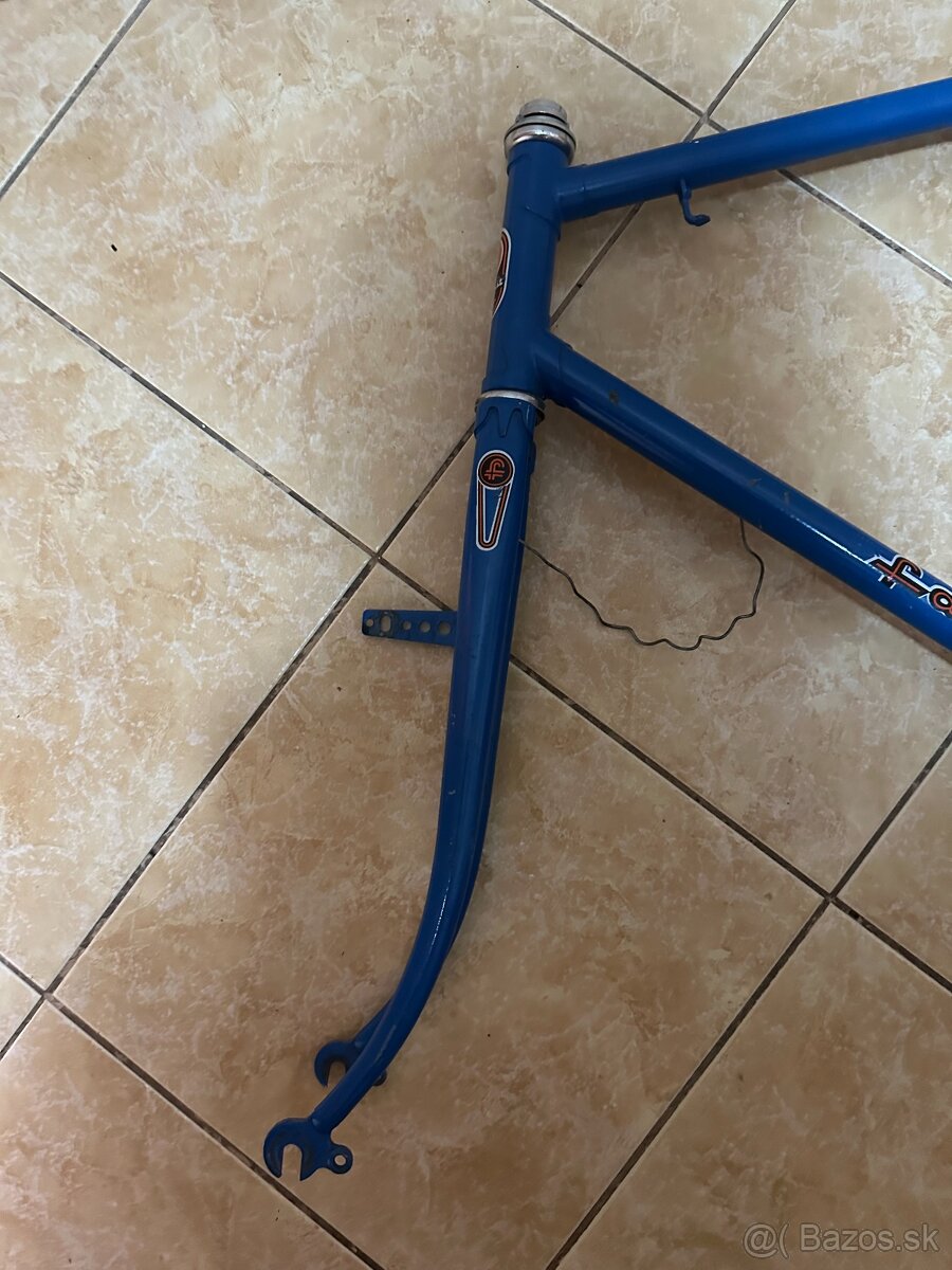 Favorit F8 pekný rám - 2