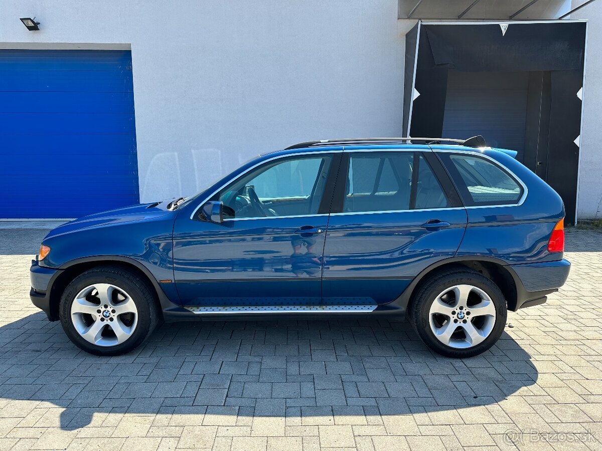 BMW X5 4.4i A/T - 2