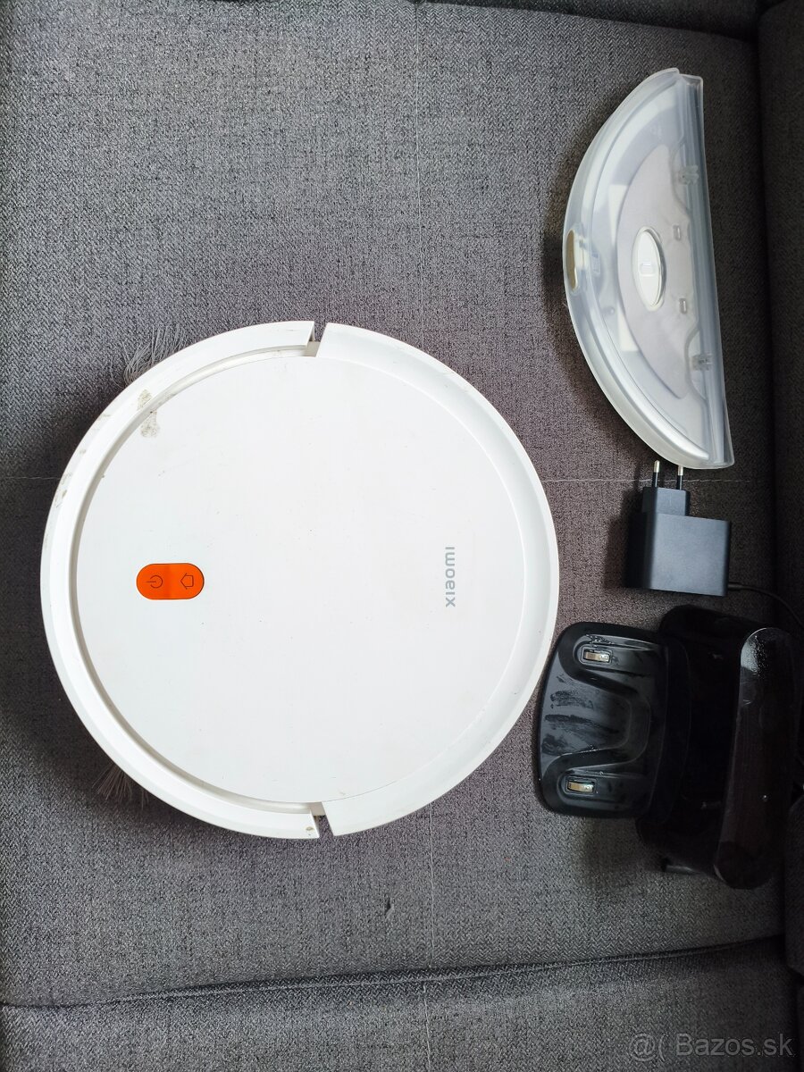 Predám rok používaný vysávač xiaomi - 2