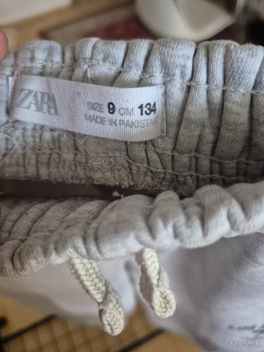 Zara dievčenské tepláky veľkosť 134,9years - 2