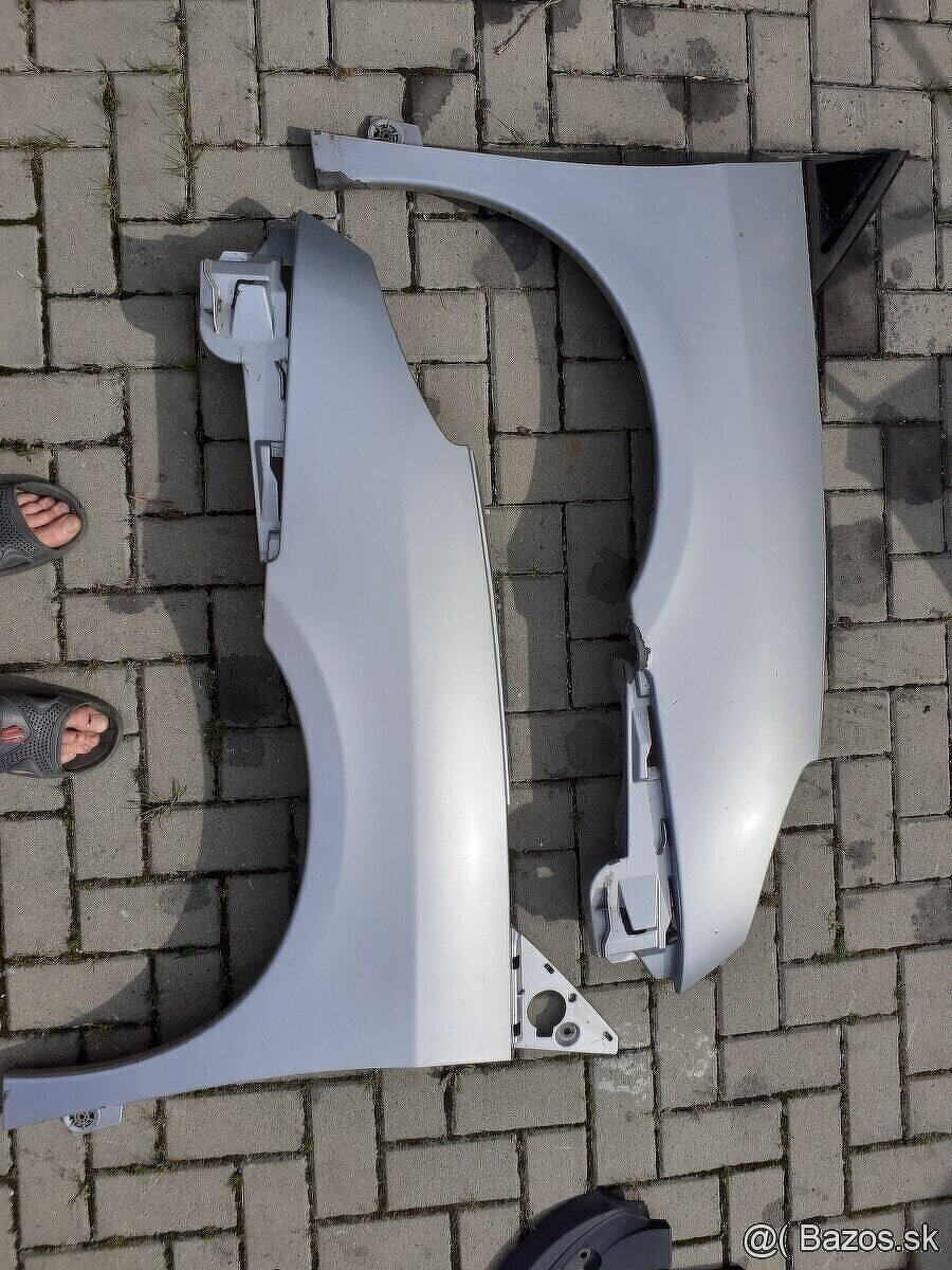 predam predny blatnik na citroen C8 strieborny - 2