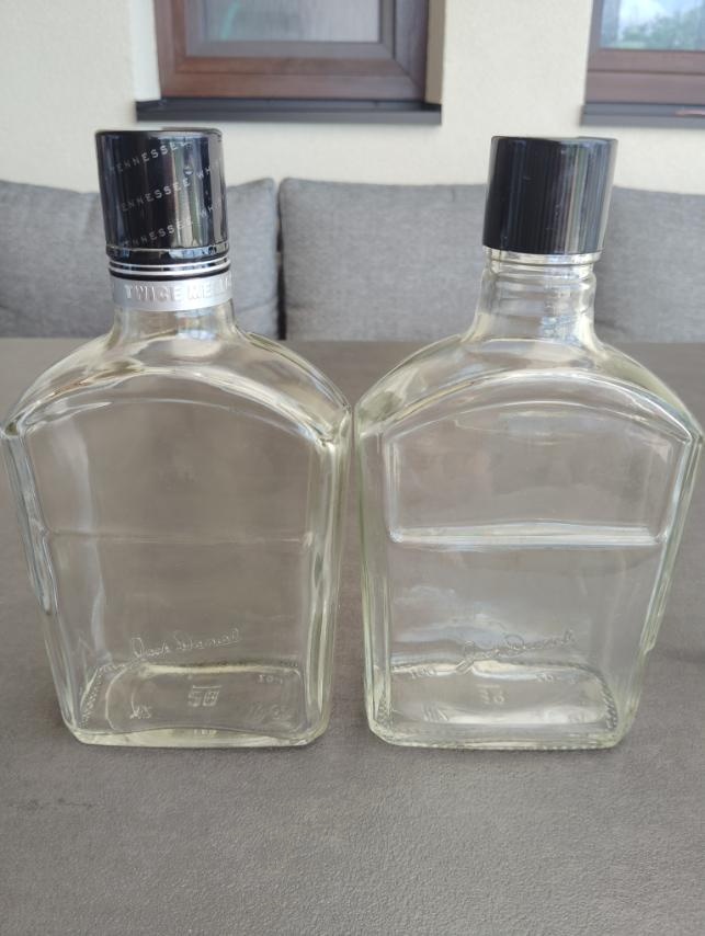 Prázdne fľaše - fľašky z alkoholu - 2