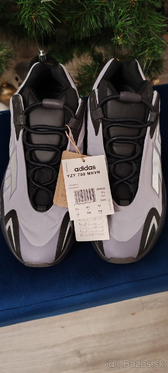 Yeezy 700 MNVN 44 - 2