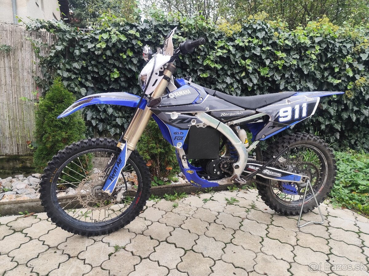 Elektro Yamaha - 2