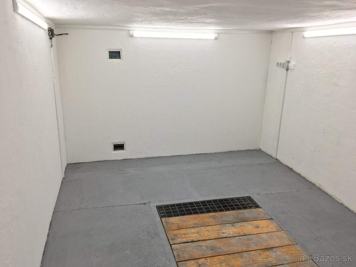 Prenajmem garáž s jamou a elektrikou Zlaté Moravce - 2