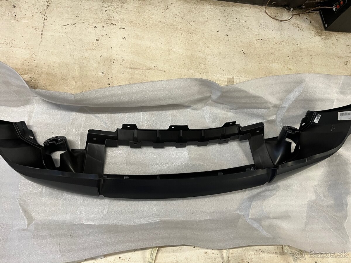 Jeep Grand Cherokee WK/WH predny naraznik - 2