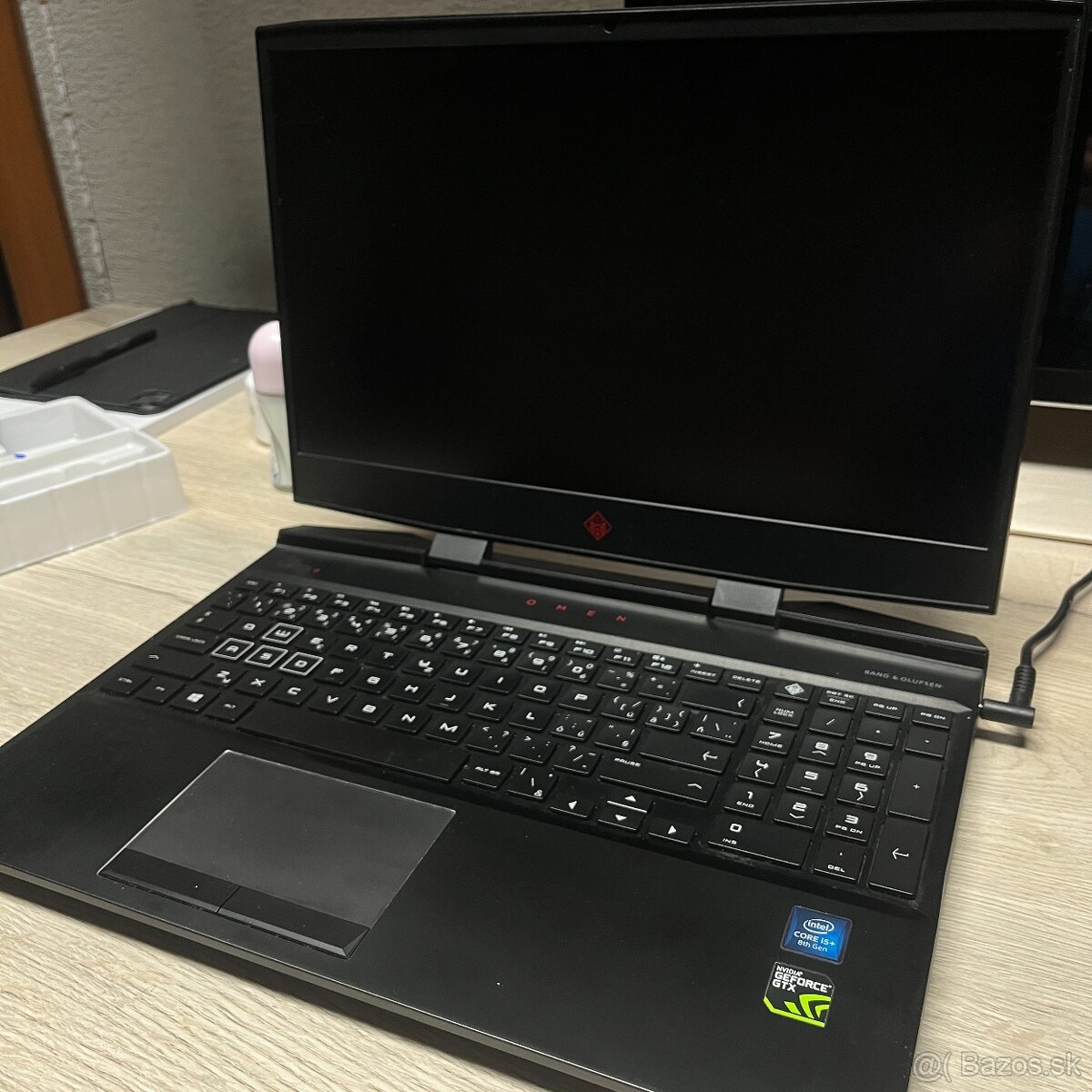 Herný notebook OMEN by HP 15-dc0021nc - 2