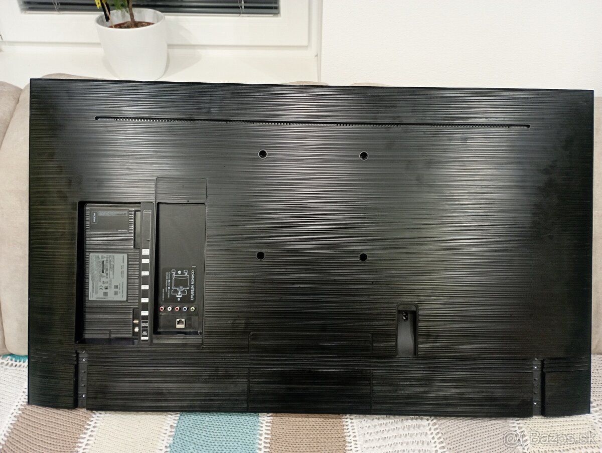 Nefunkčný Samsung UE50RU7172U - 2