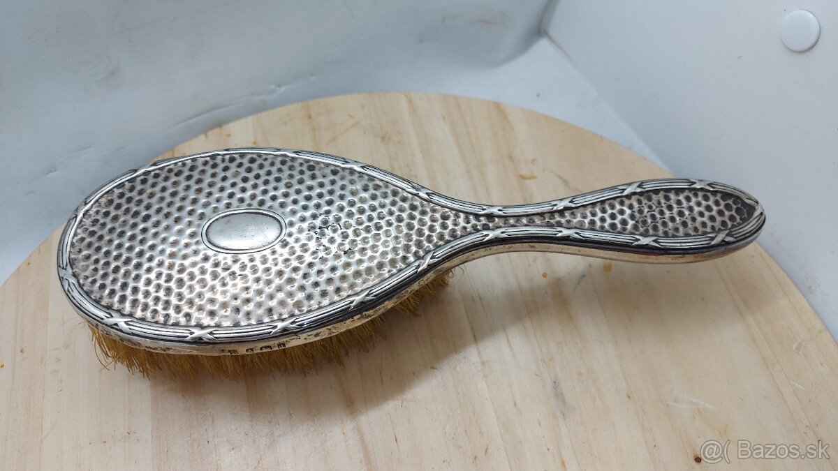 Predám starožitnú striebornú kefu Anglicko - 2