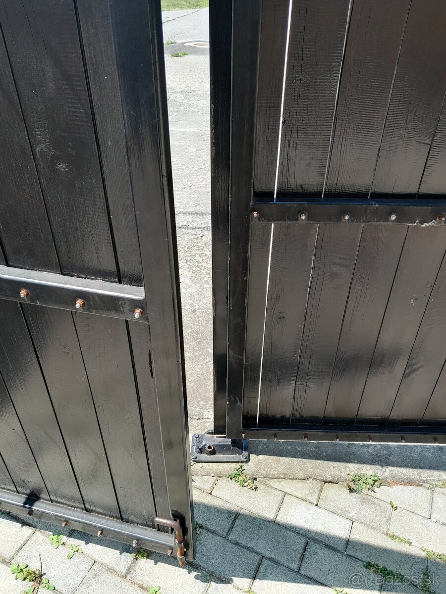 dvojkrídlová brána - 2