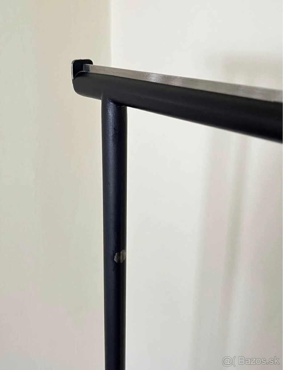 Predám štender na oblečenie - 2