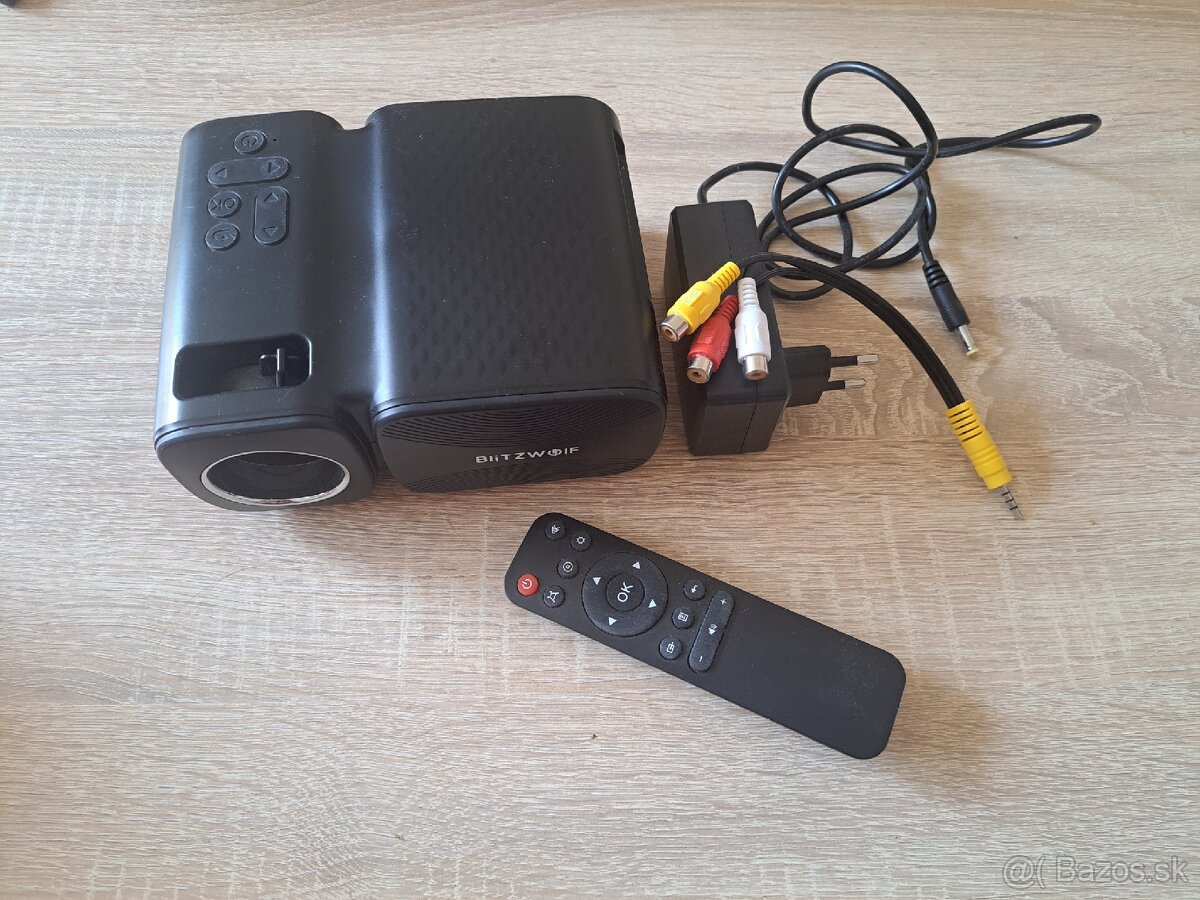 Dataproektor par krat pouzibany - 2