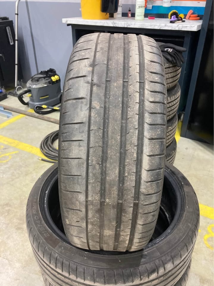 Letné pneu Pirelli P-Zero 215/40 R18 - 2