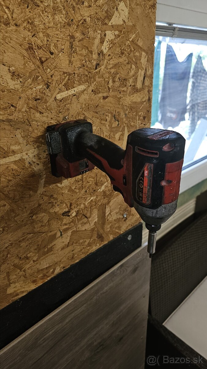 Držiak na stenu pre Milwaukee M18 stroje - 2