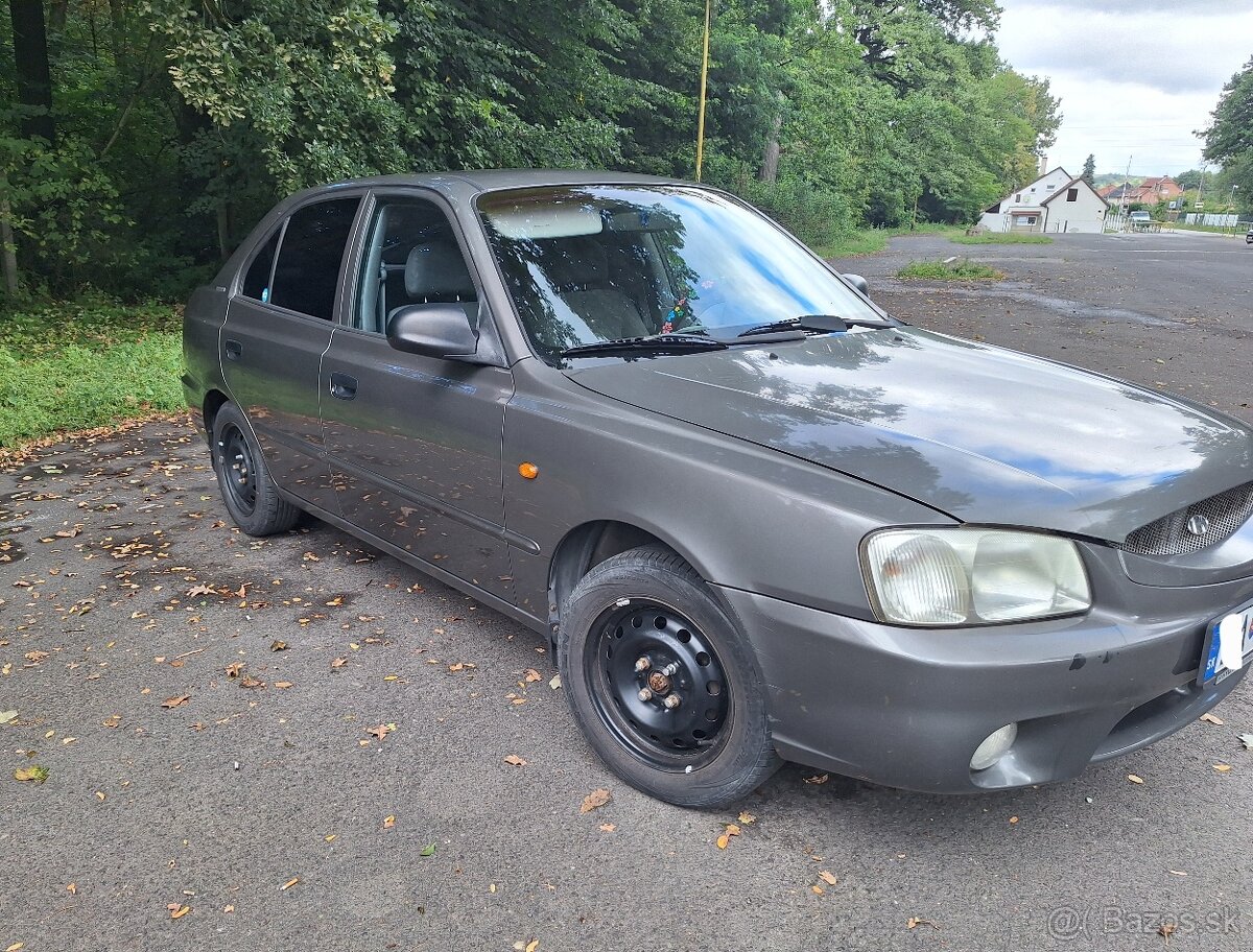 Hyundai Accent - 2