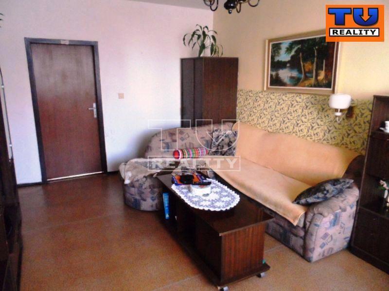 NA PREDAJ 3-IZBOVÝ BYT V ILAVE S VÝMEROU 68 M2. - 2