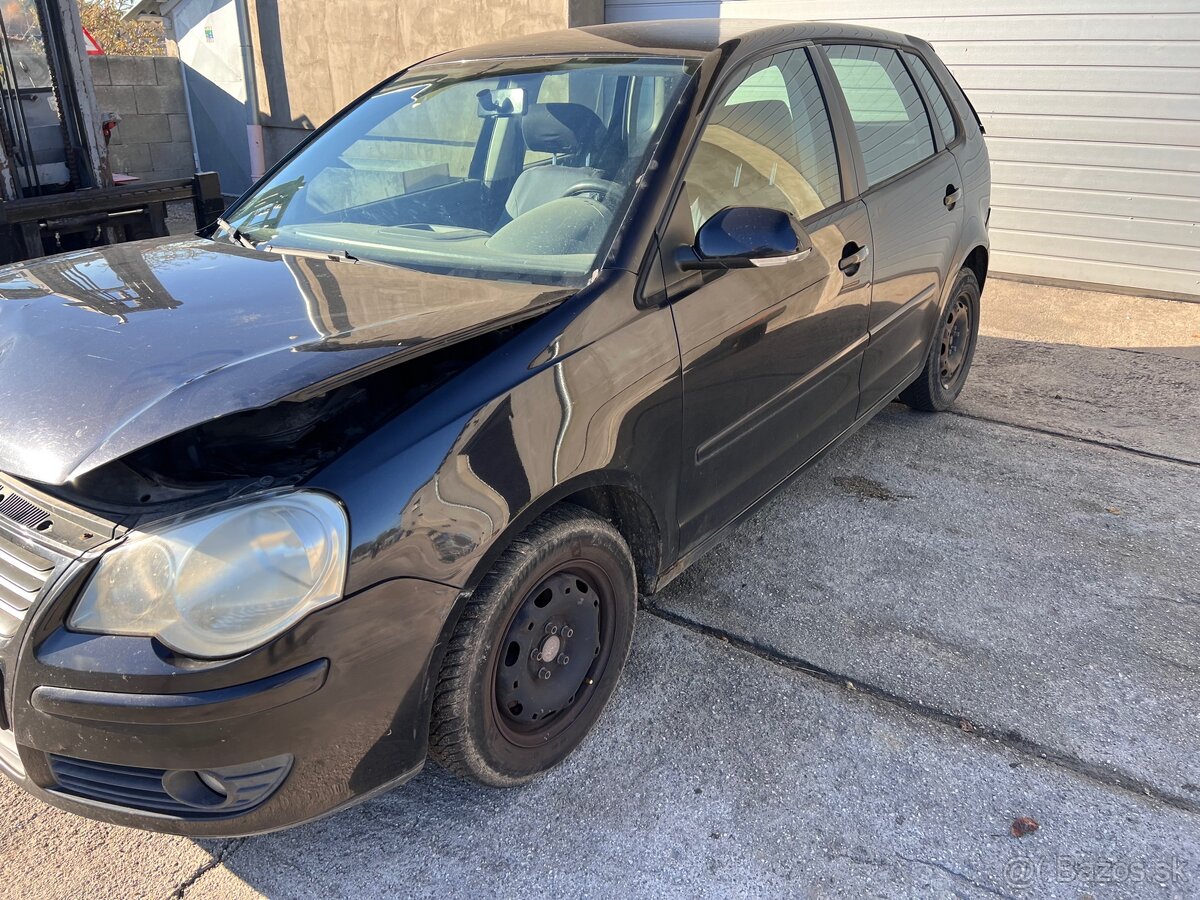 Predám náhradné diely na Volkswagen Polo 1,4Tdi 220k km - 2