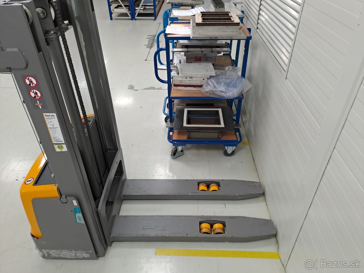 Ručne vedený vzv - 2