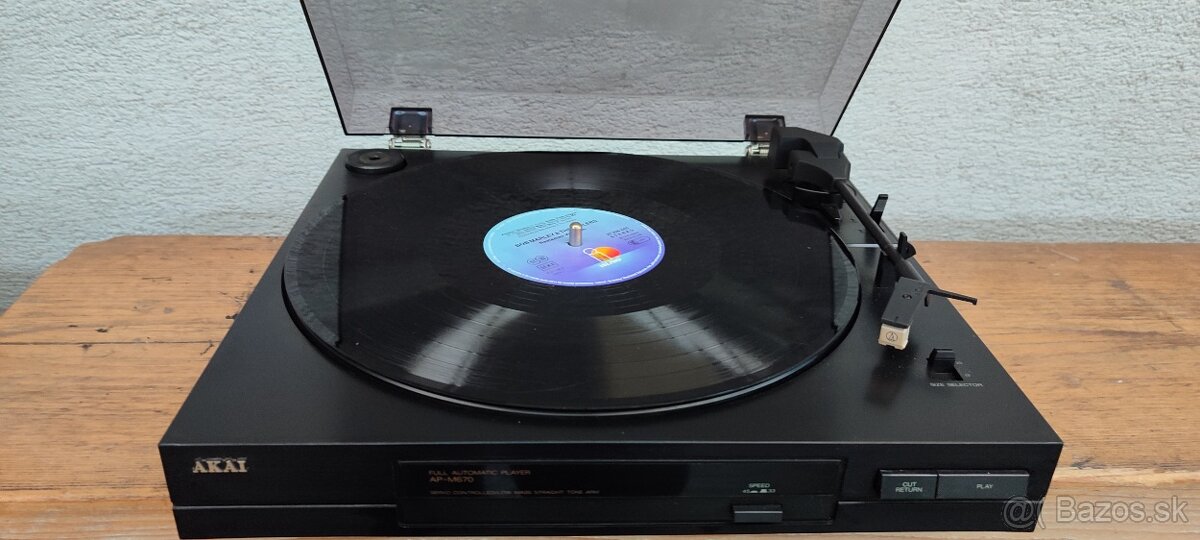 Gramofón AKAI - 2