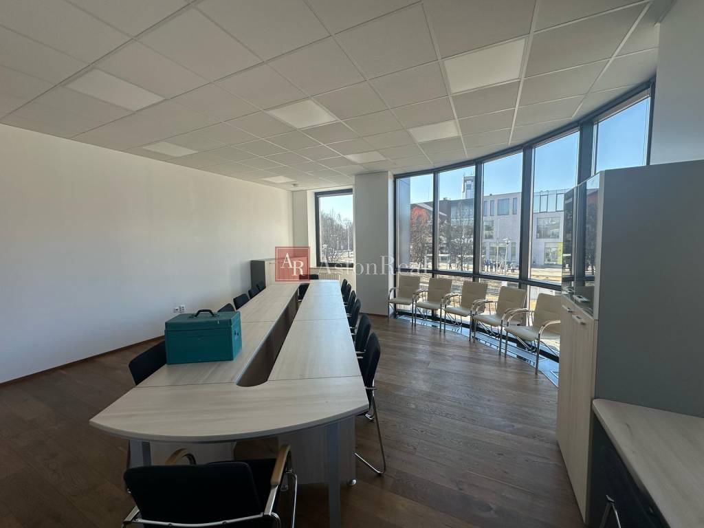 Prenájom: Kancelárske priestory 134 m2 v centre mesta Banská - 2