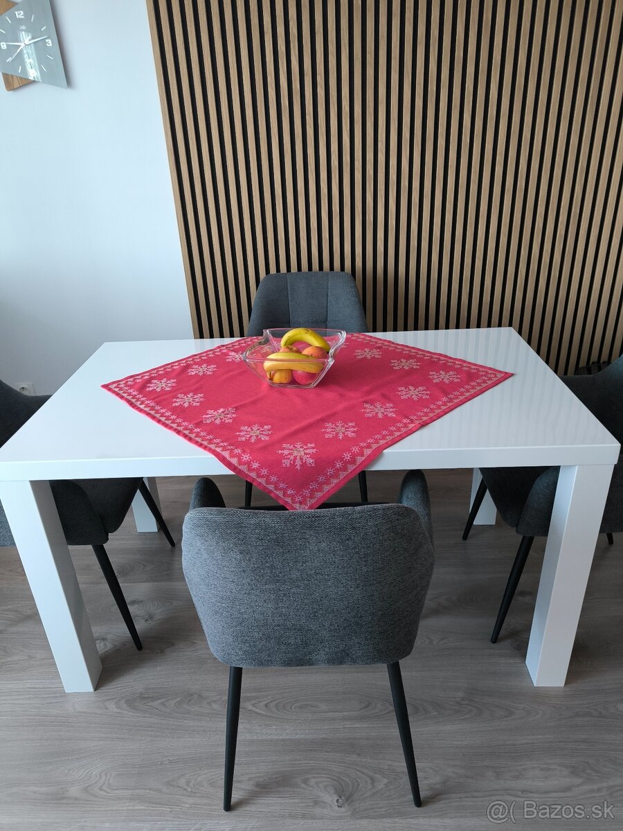 Jedálenský stôl - 2