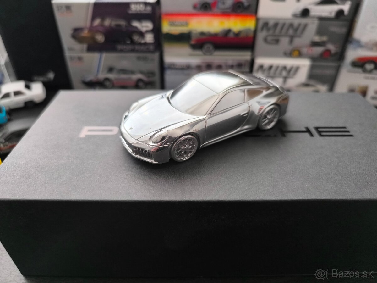 Porsche 911 a GT4 RS - 2