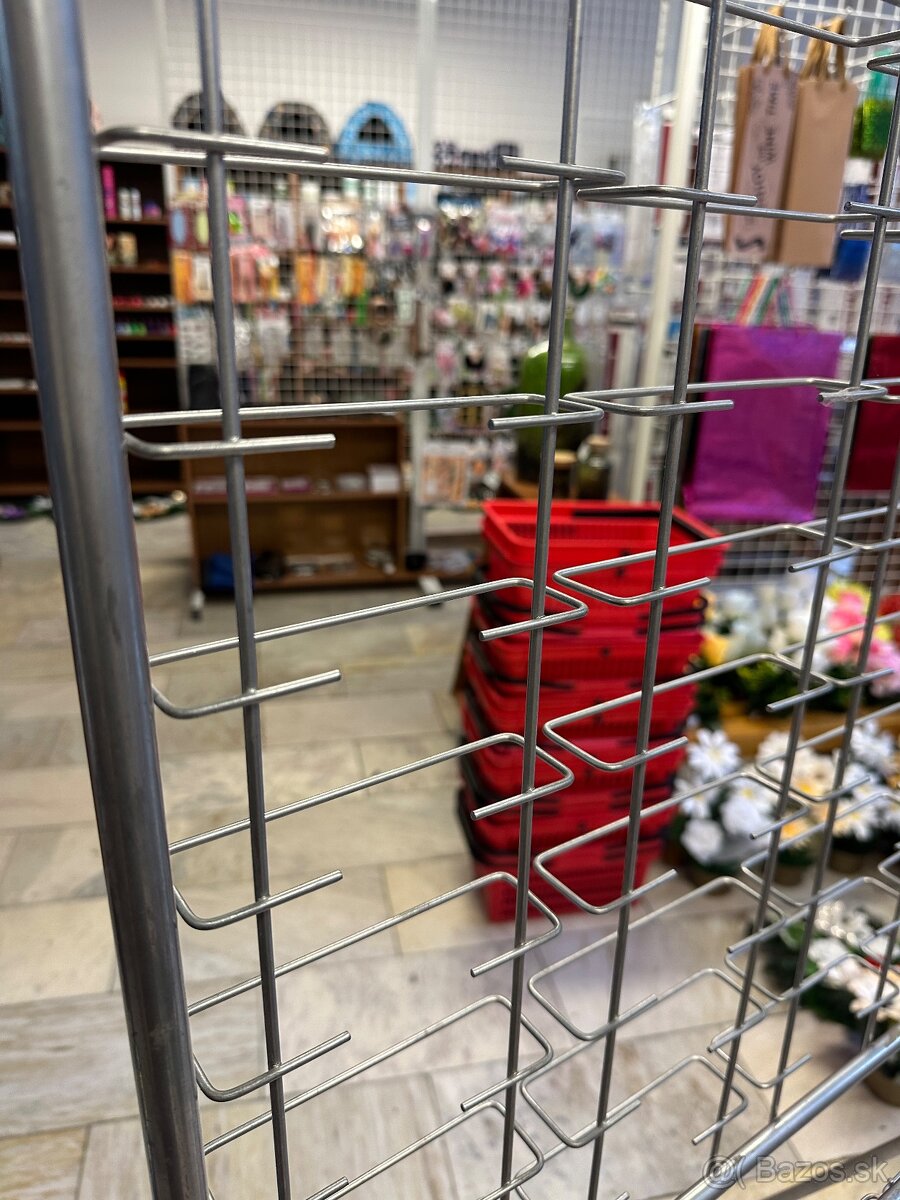 Kovový stojan na okuliare - 2