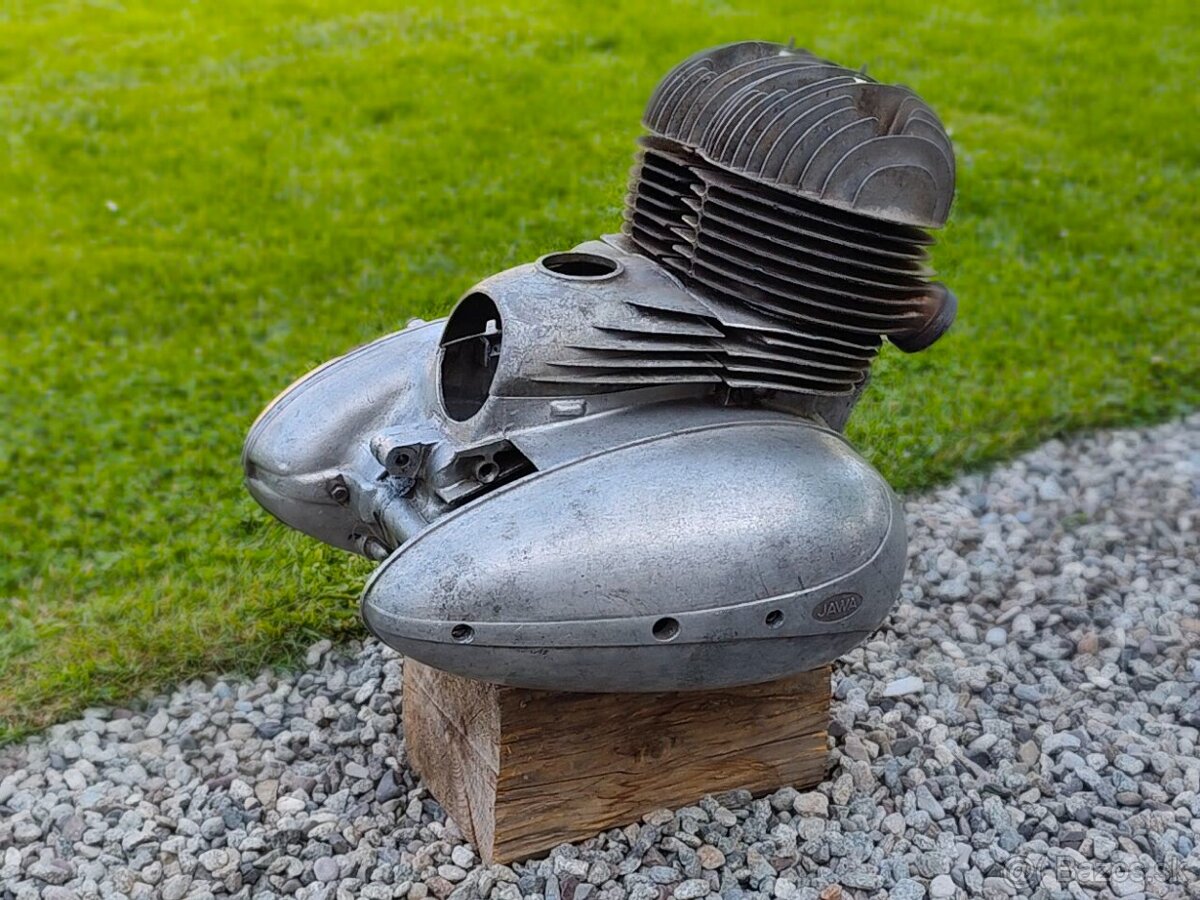 Predám motor 350/354 - 2