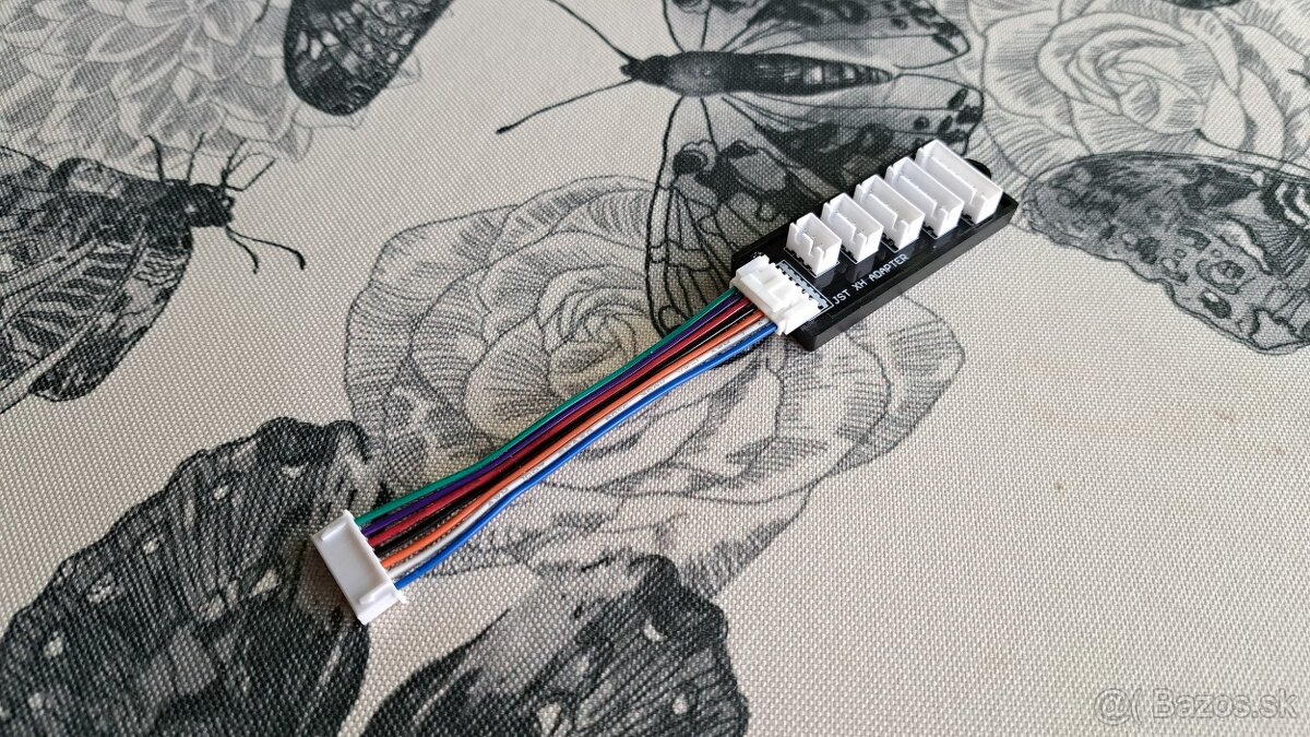 Balancny adapter/konektor pre nabijacky - 2