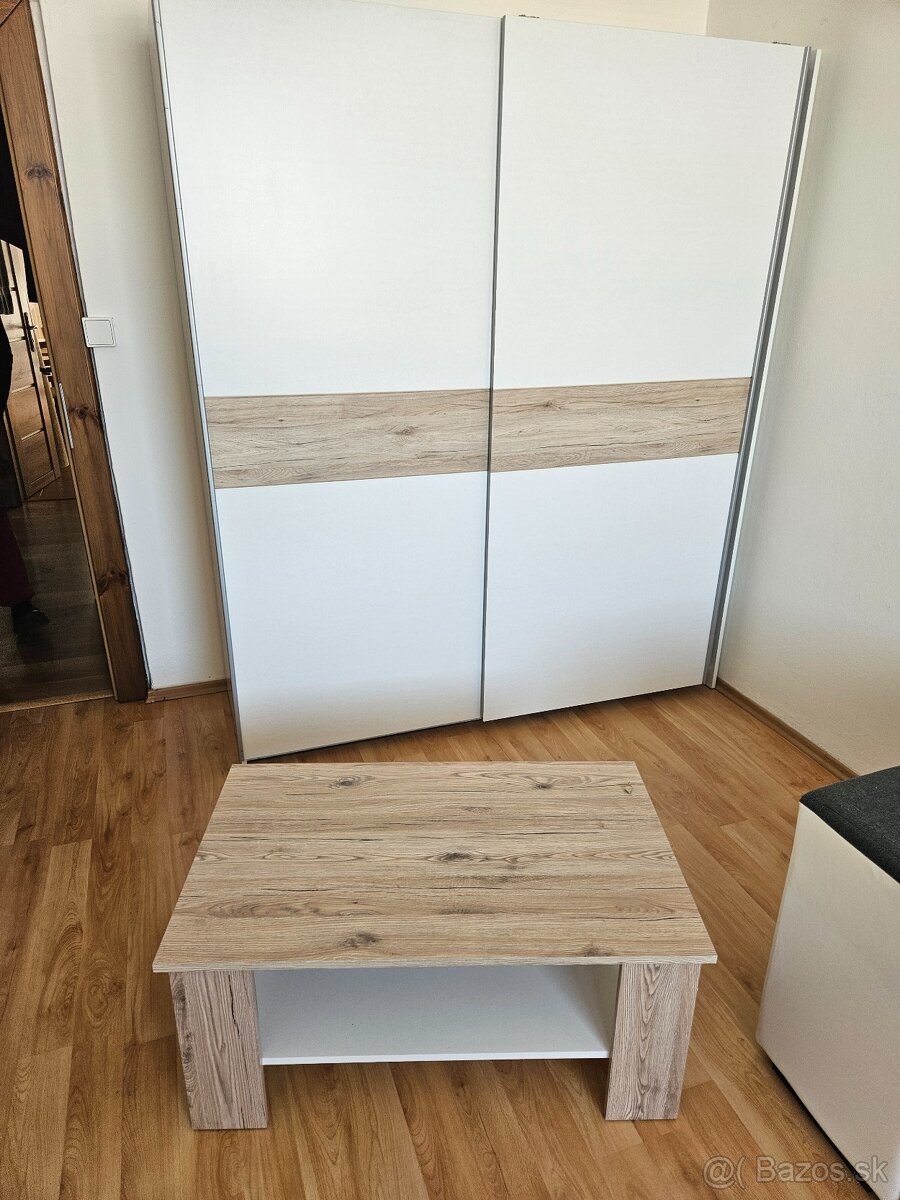 Skriňa + stolík - 2