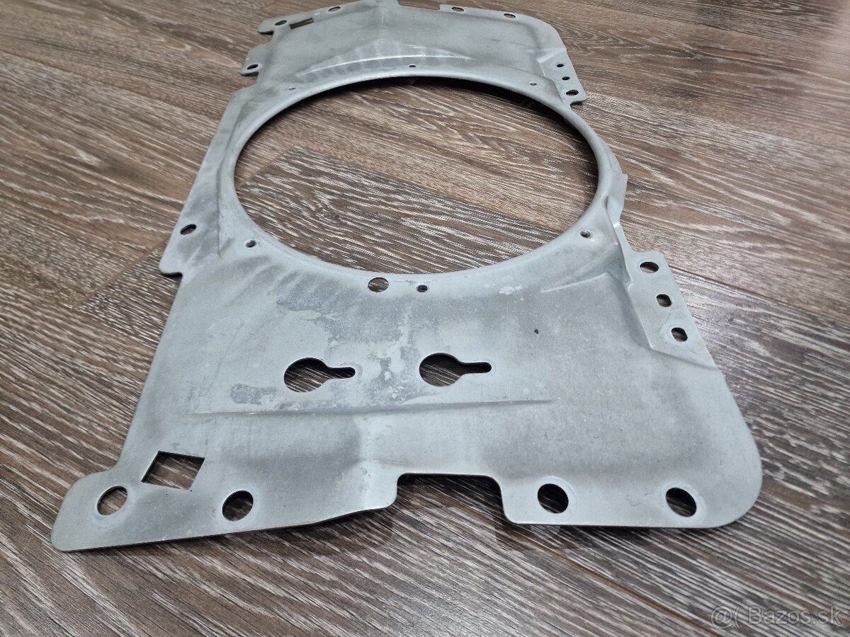 Predám OEM inštalačný rám pre subwoofer NISSAN 350Z - 2