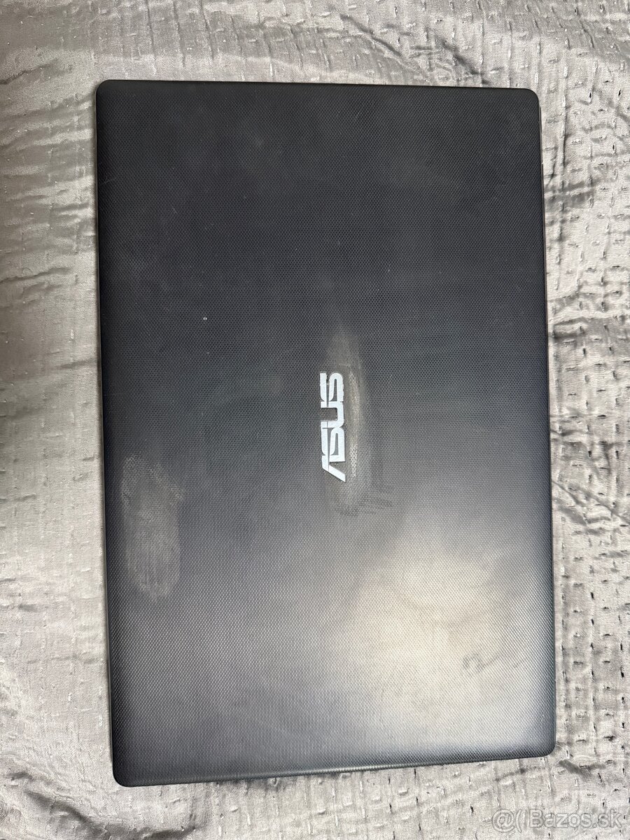 Starý notebook asus - 2