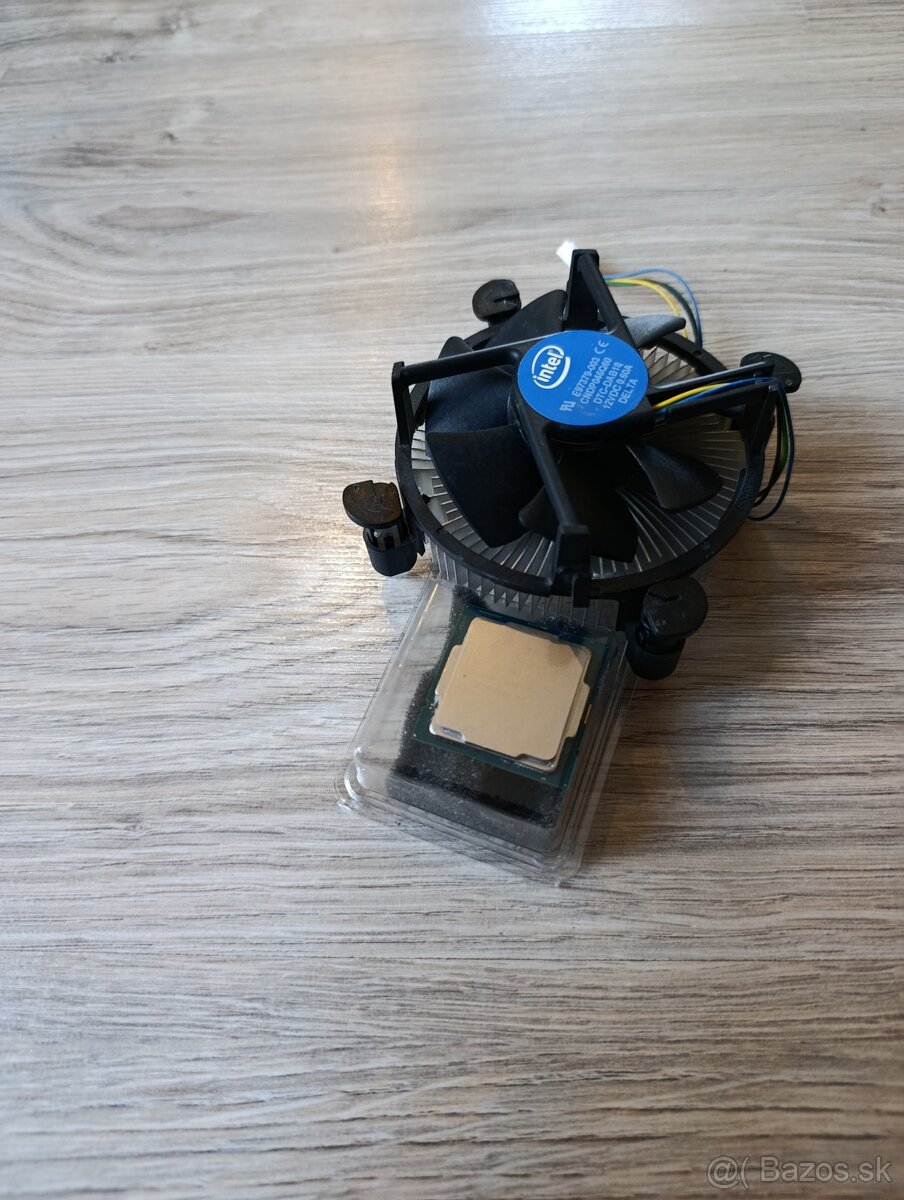 Intel Core i3 - 10100F - 2