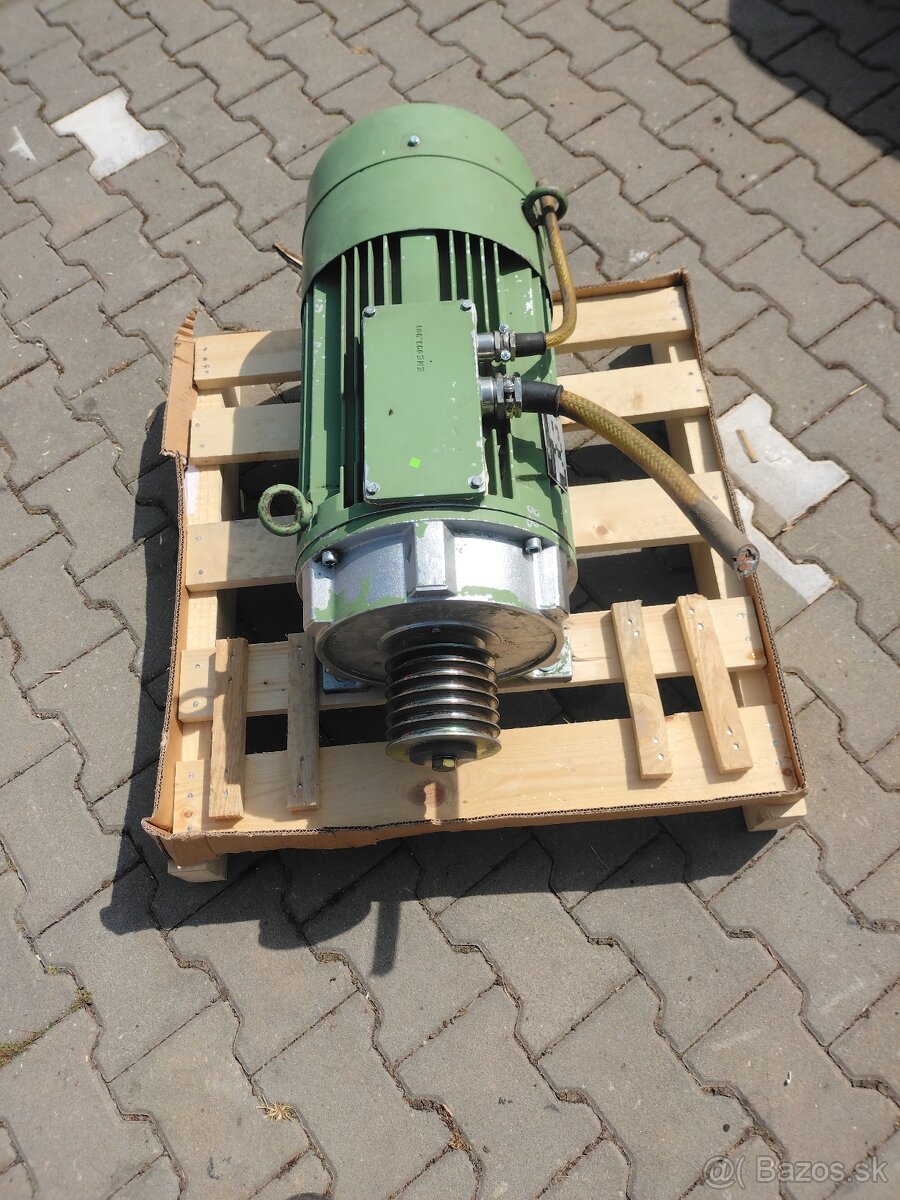 Samoregulační generátor EME DR 160/25-4TS - 2