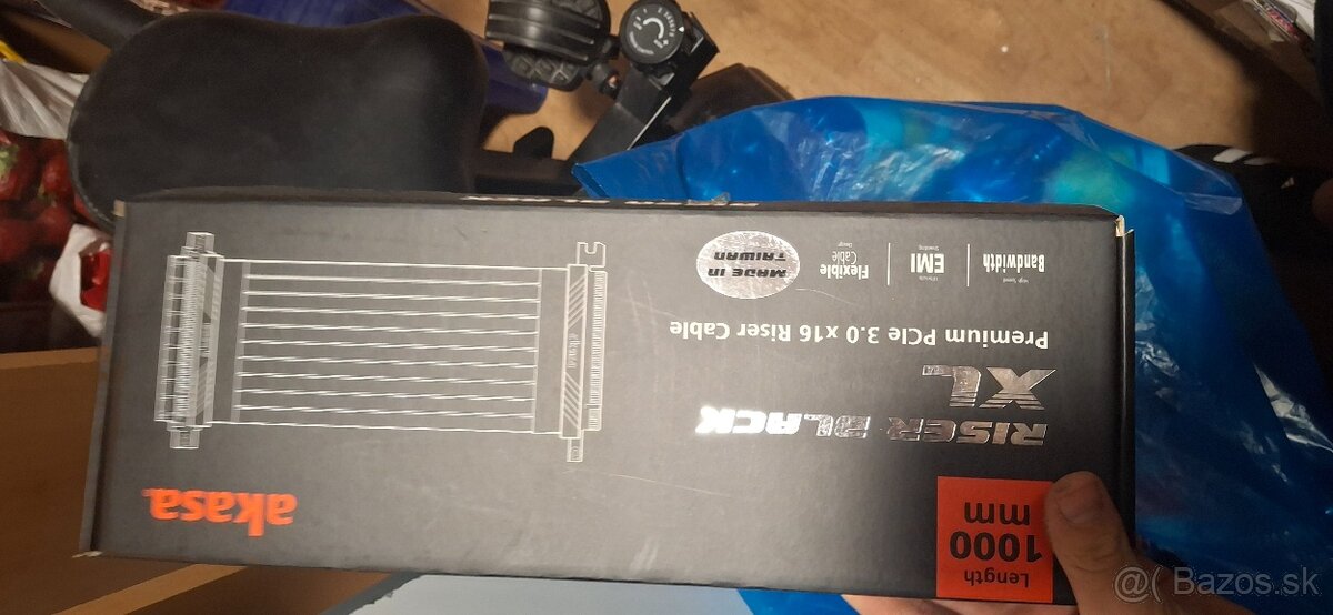 ČISTO NOVÉ PCIe riser káble a vertikálny držiak Akasa Riser - 2