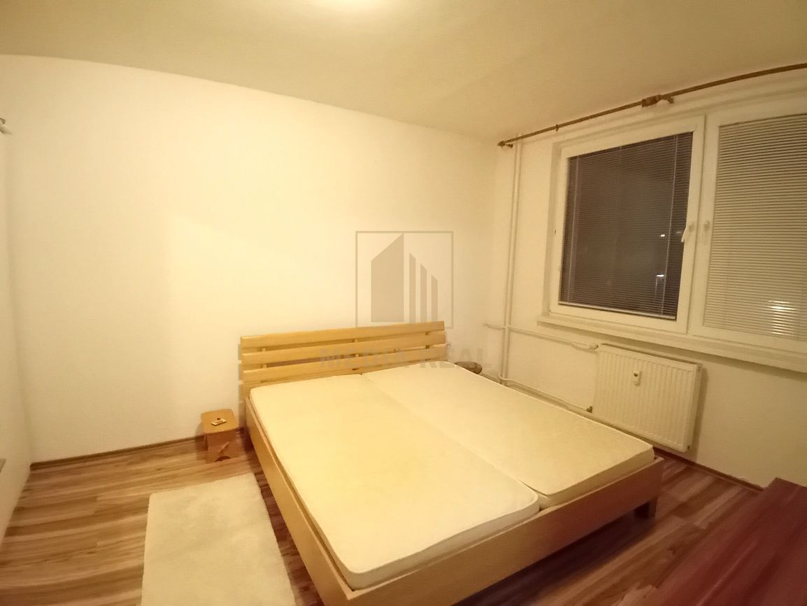 Prenájom pekný, šikovný 2-izbový byt, v peknom prostredí, Pi - 2