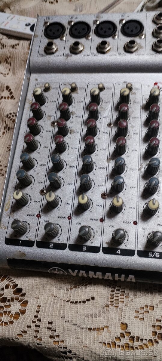 Mix pult z FX - 2