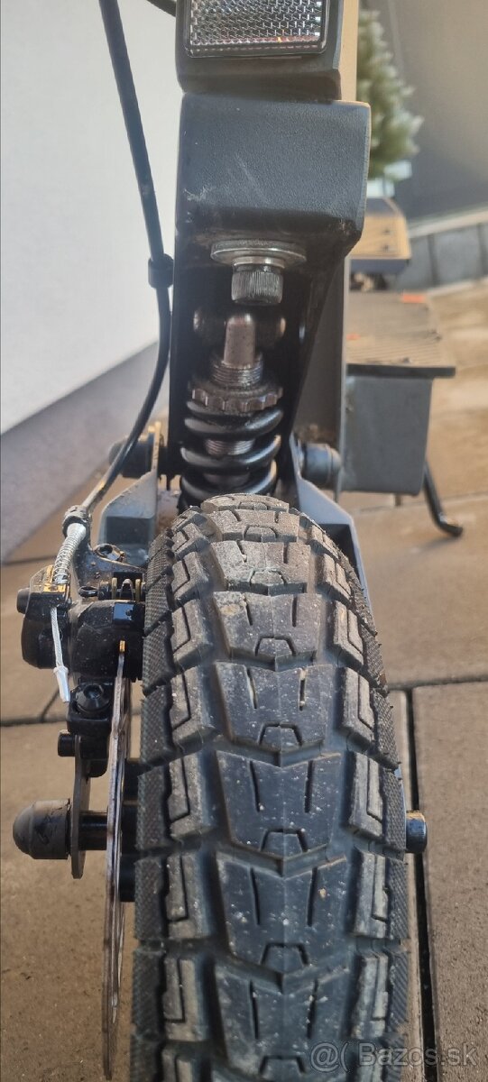 Elektrická kolobežka Kukirin G2 2025 s príslušenstvom - 2