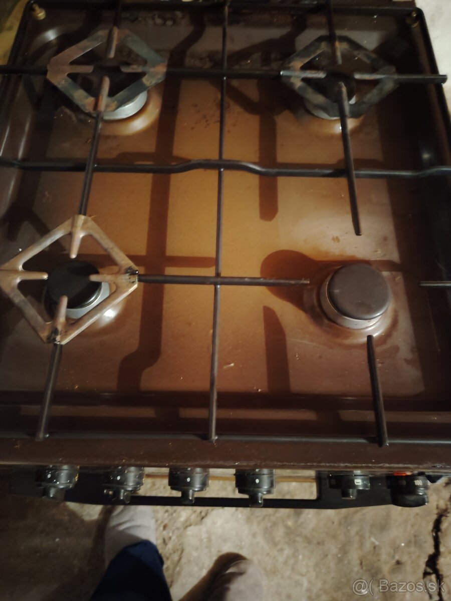 Predám plno funkčný sporák Mora - 2