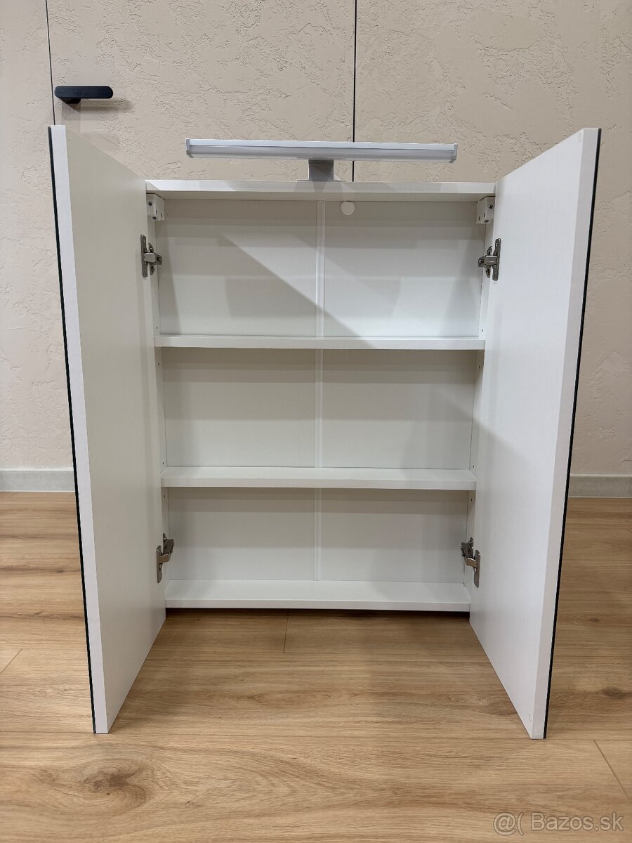 Nová horná závesná zrkadlová skrinka s LED osvetlením - 2