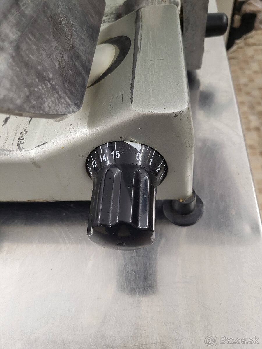 Nárezovy stroj - krájač do kuchyne - 2