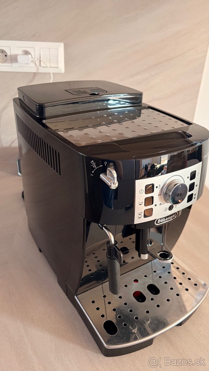 DeLonghi Magnifica S ECAM 22.110.B - 2