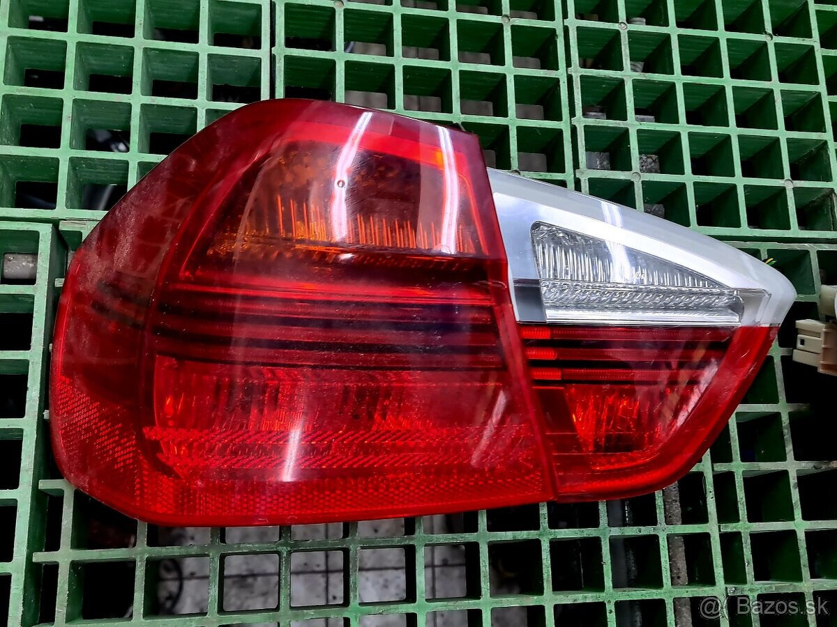 zadné svetla BMW E90 E90 2005-2008 - 2