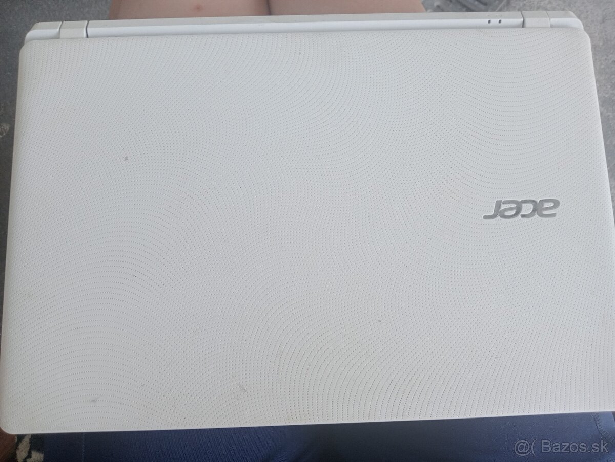 Predám tieto 2 notebooky - 2